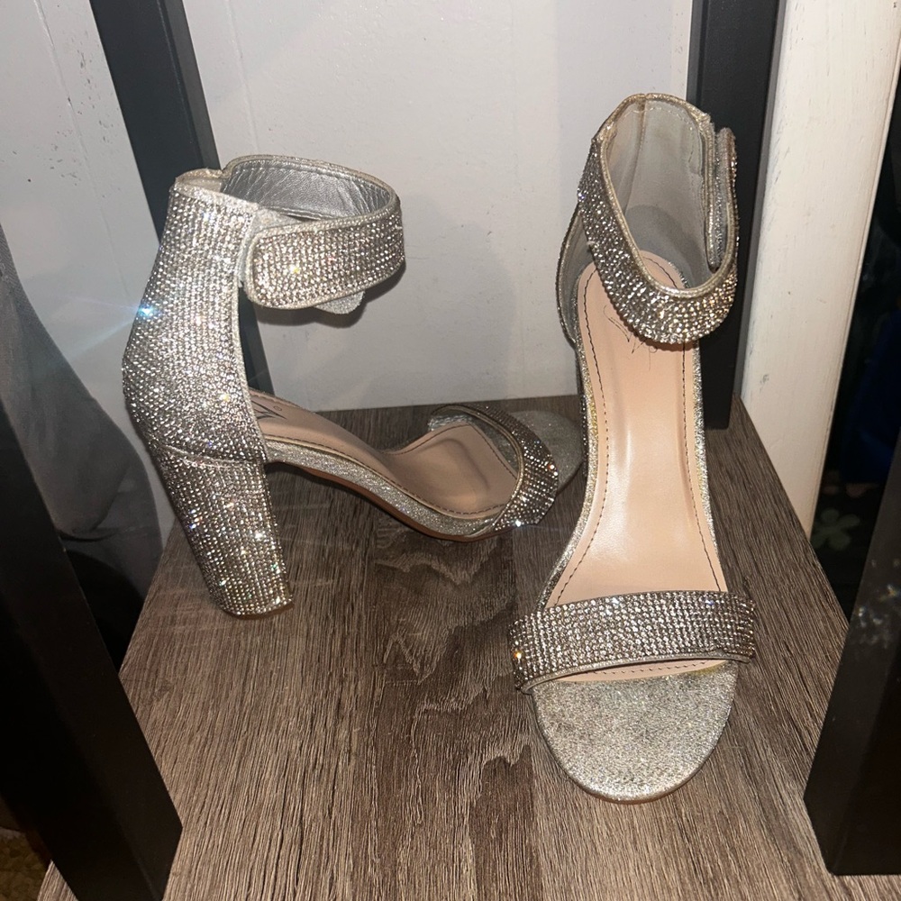 Windsor Sparkling Silver Heels